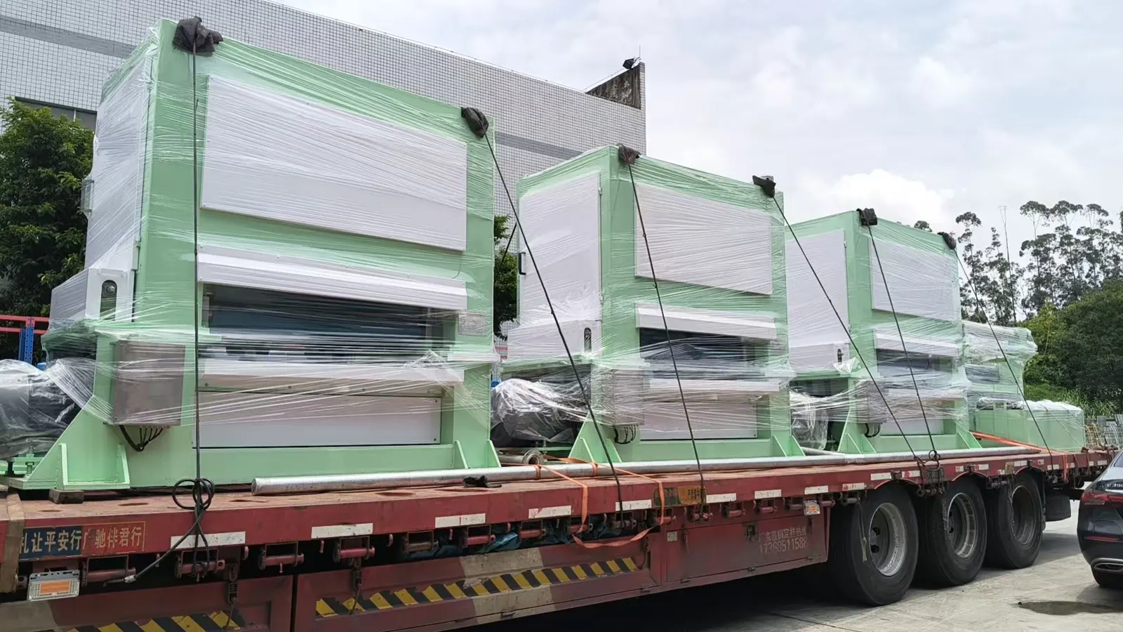 Máquinas de pulido No.4 cargadas para su envío a Xuzhou